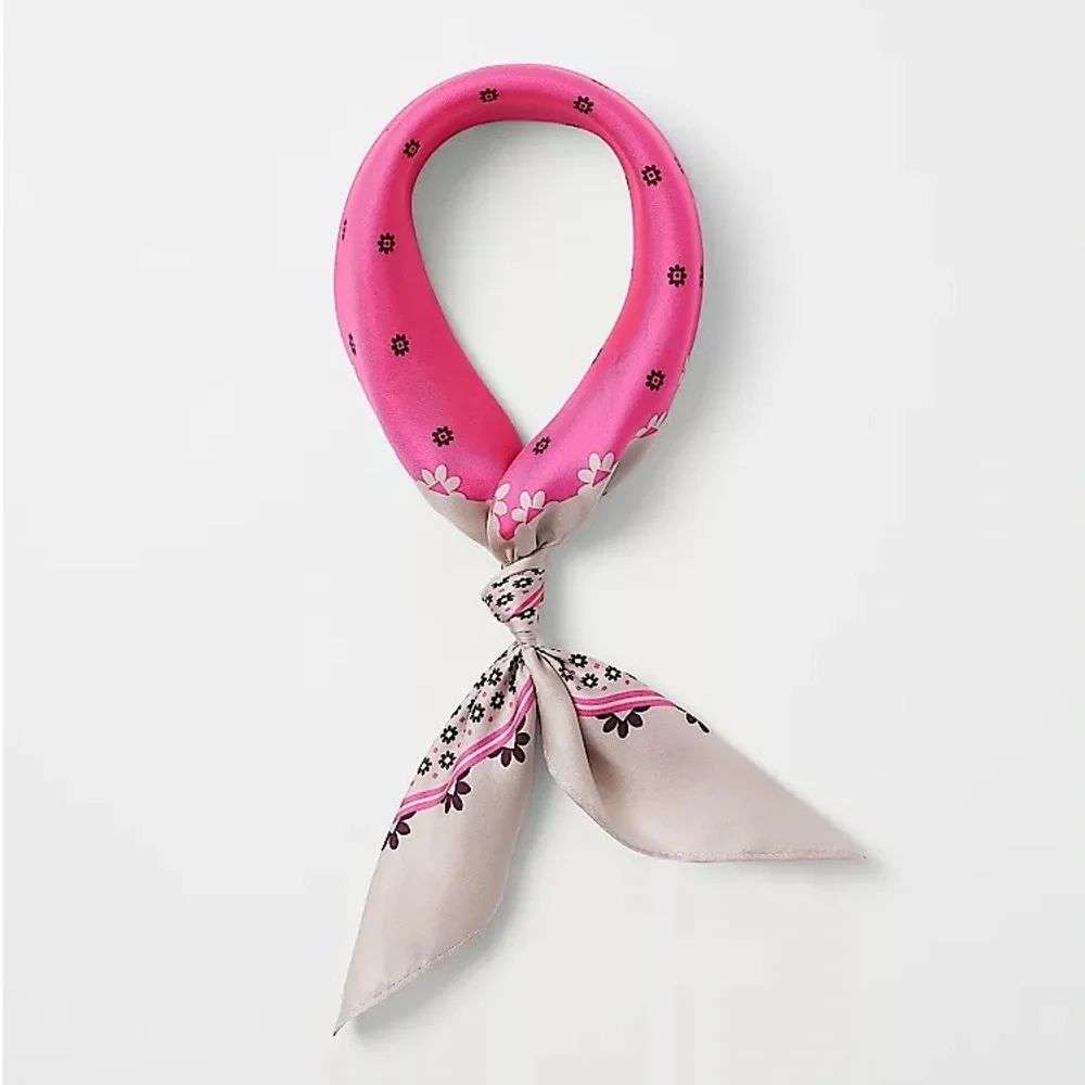 ANN TAYLOR SILK GEOMETRIC FLORAL PRINT SCARF SQUARE Limited Edition Pink Grey